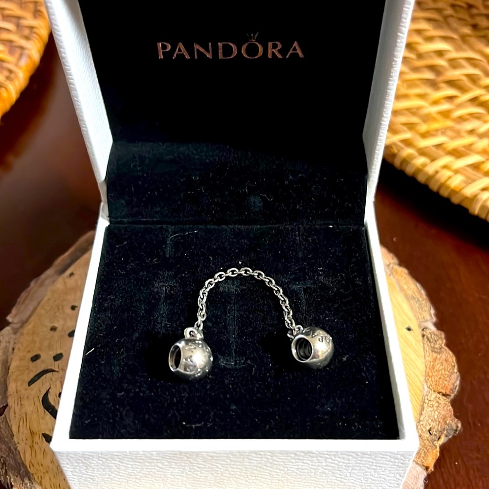 Bracelet safety chain